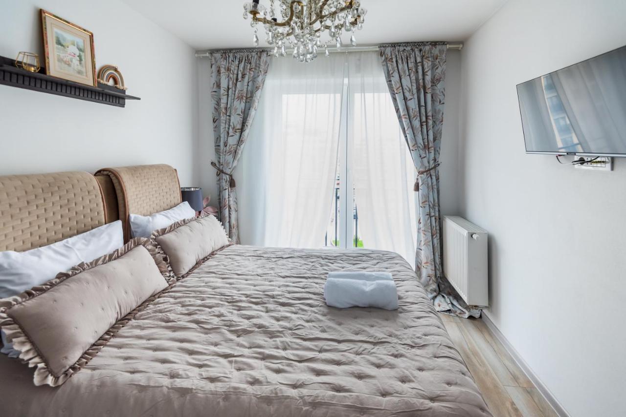Lovely Chic Studio, On A Beautiful Promenade Apartamento Braşov Exterior foto